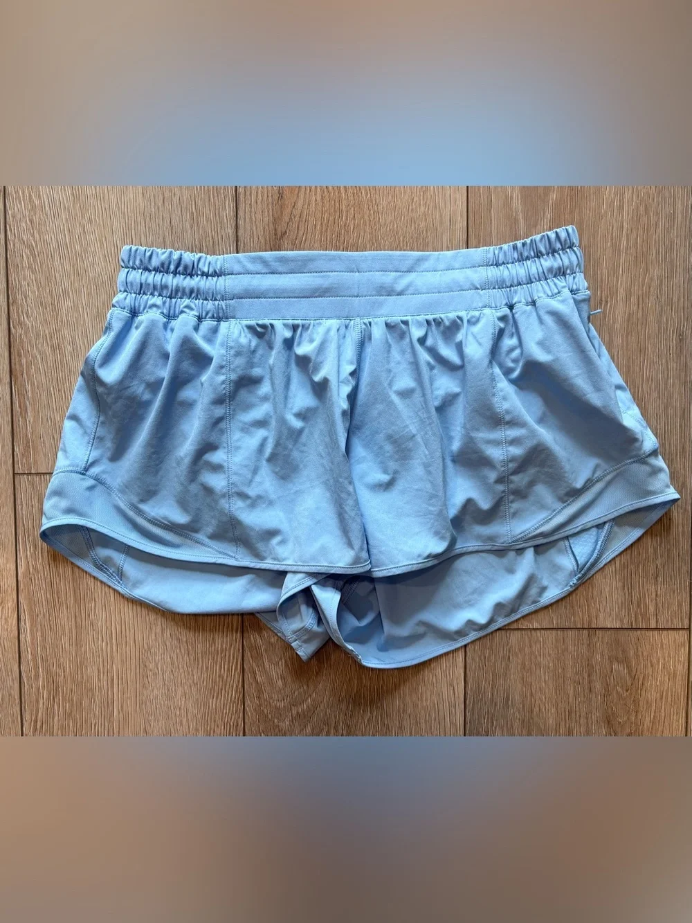 Lululemon Hotty Hot Low-Rise Lined Short 2.5